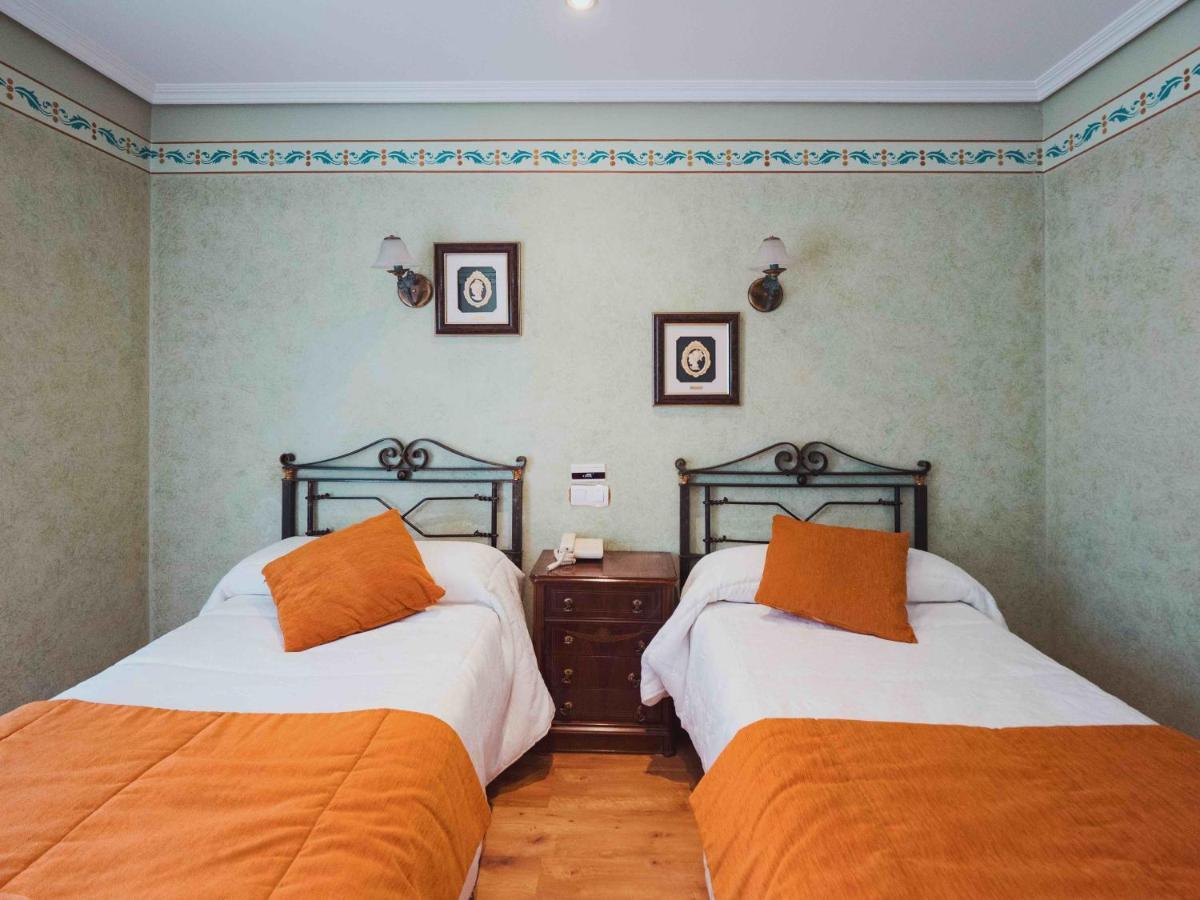 Hotel Dona Carmen Tordesillas Esterno foto