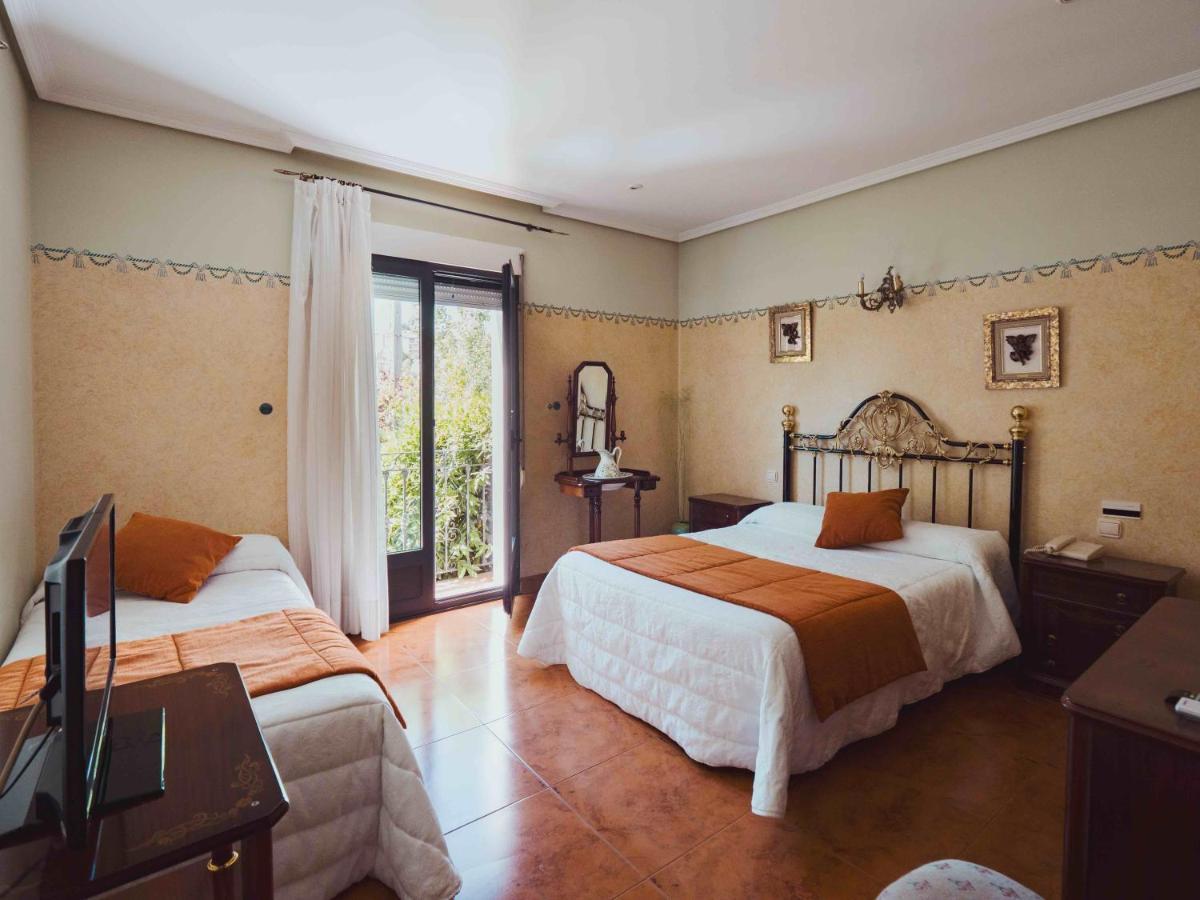 Hotel Dona Carmen Tordesillas Esterno foto