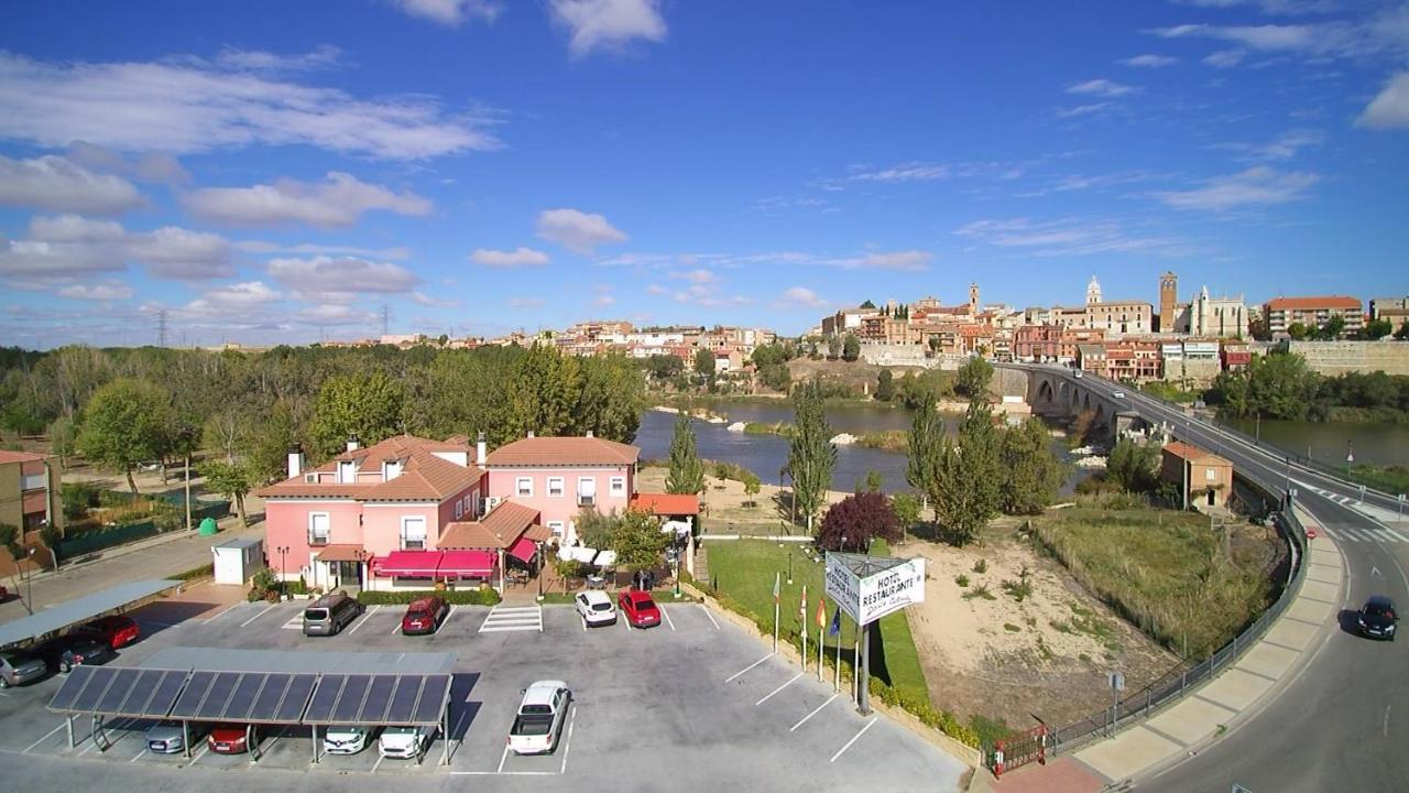 Hotel Dona Carmen Tordesillas Esterno foto